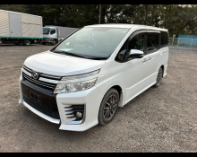 Toyota Voxy 2015
