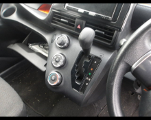Toyota Sienta 2021