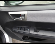 Toyota Corolla Axio 2013