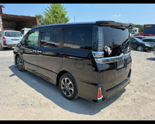 Toyota Voxy 2017