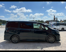 Toyota Voxy 2016