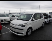 Toyota Spade 2020