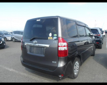 Toyota Noah 2013