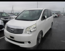 Toyota Noah 2012
