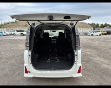 Toyota Voxy 2015