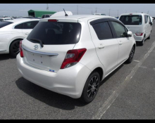 Toyota Vitz 2015
