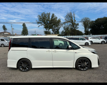 Toyota Noah 2017