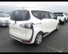 Toyota Sienta 2021