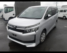 Toyota Voxy 2014