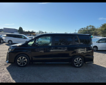 Toyota Voxy 2018