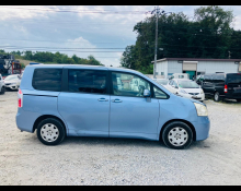 Toyota Noah 2008