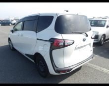 Toyota Sienta 2021