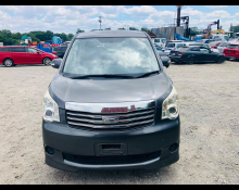 Toyota Noah 2013