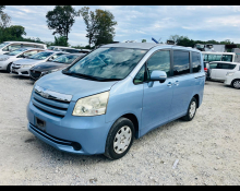 Toyota Noah 2008