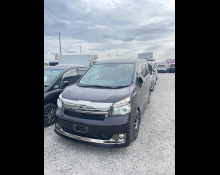 Toyota Voxy 2010