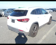 Mercedes Benz GLA-class 2021