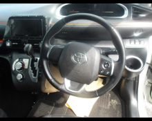 Toyota Sienta 2019