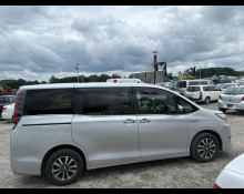 Toyota Esquire 2019