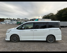 Toyota Voxy 2015