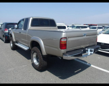 Toyota Hilux Sports Pickup 2003