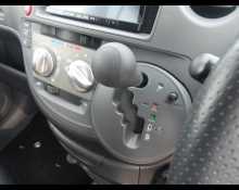 Toyota Sienta 2012