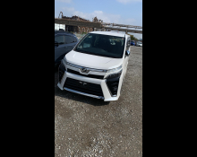 Toyota Voxy 2018