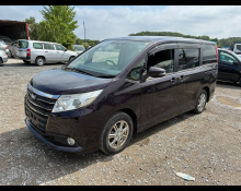 Toyota Noah 2014