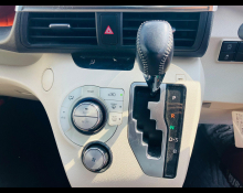 Toyota Sienta 2016