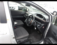 Toyota Sienta 2019
