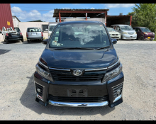 Toyota Voxy 2016