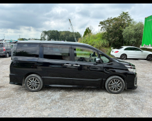 Toyota Voxy 2015
