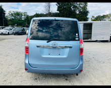 Toyota Noah 2008