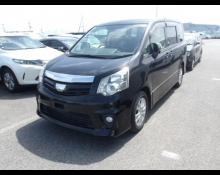 Toyota Noah 2013