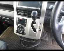 Toyota Noah 2013