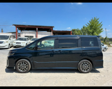 Toyota Voxy 2015