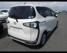 Toyota Sienta 2018