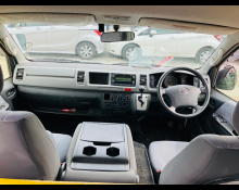 Toyota Hiace Commuter 2012