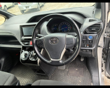 Toyota Esquire 2019