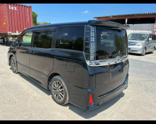 Toyota Voxy 2015