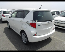 Toyota Ractis 2012