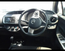 Toyota Vitz 2015