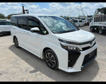 Toyota Voxy 2017