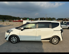 Toyota Sienta 2017