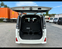 Toyota Voxy 2017