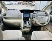 Toyota Noah 2008