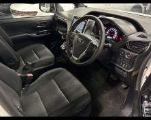 Toyota Voxy 2017