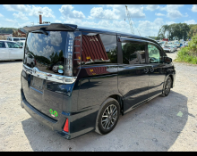 Toyota Voxy 2016