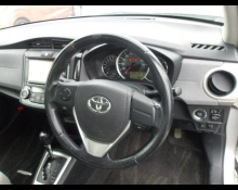 Toyota Corolla Axio 2014
