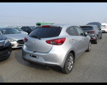 Mazda Mazda2 2021