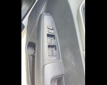 Toyota Corolla Axio 2012